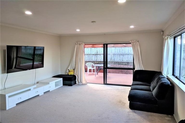 Photo of property in 22 Greenberry Drive, Ranui, Auckland, 0612