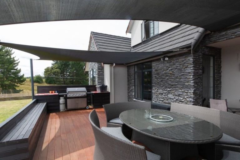 Photo of property in 51 Tutakarae Road, Kelvin Grove, Palmerston North, 4470