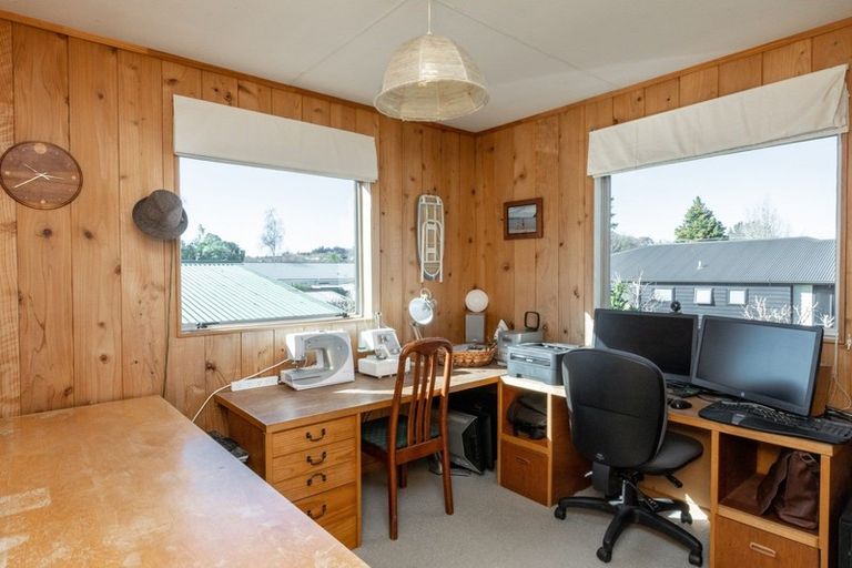 Photo of property in 10 Mangarau Crescent, Havelock North, 4130