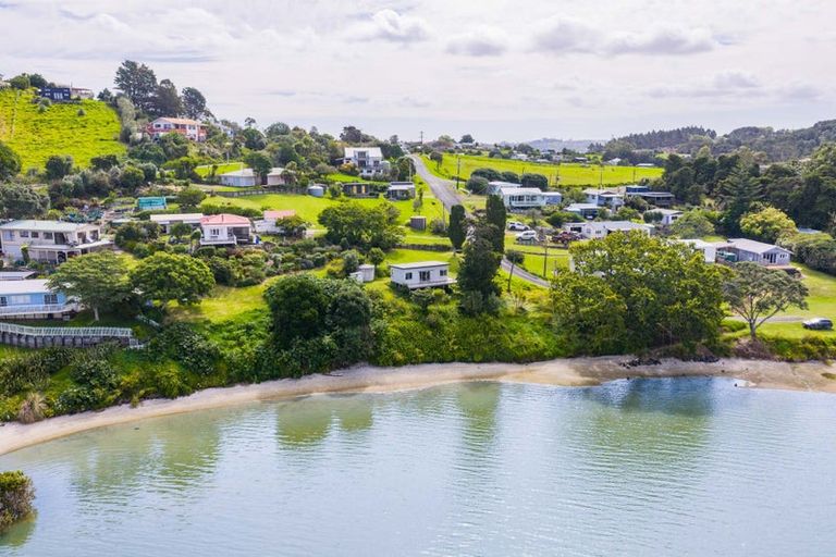 Photo of property in 16 Fisher Street, Pahi, Paparoa, 0571