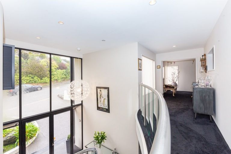 Photo of property in 30 Drayton Drive, Mount Pleasant, Christchurch, 8081