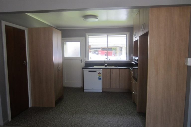 Photo of property in 2/246 Main Road, Tawa, Wellington, 5028