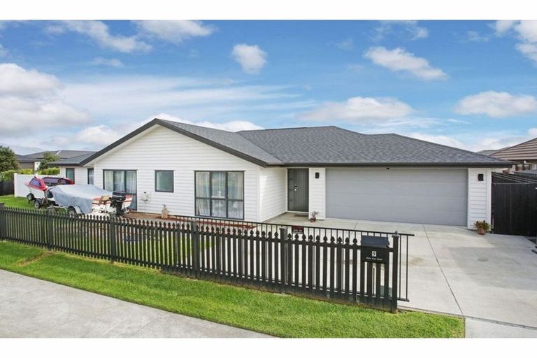 Photo of property in 9 Rere Awa Road, Glenbrook, 2681