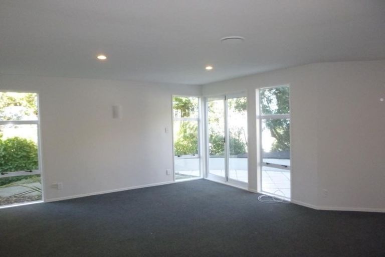 Photo of property in 18 London Road, Korokoro, Lower Hutt, 5012