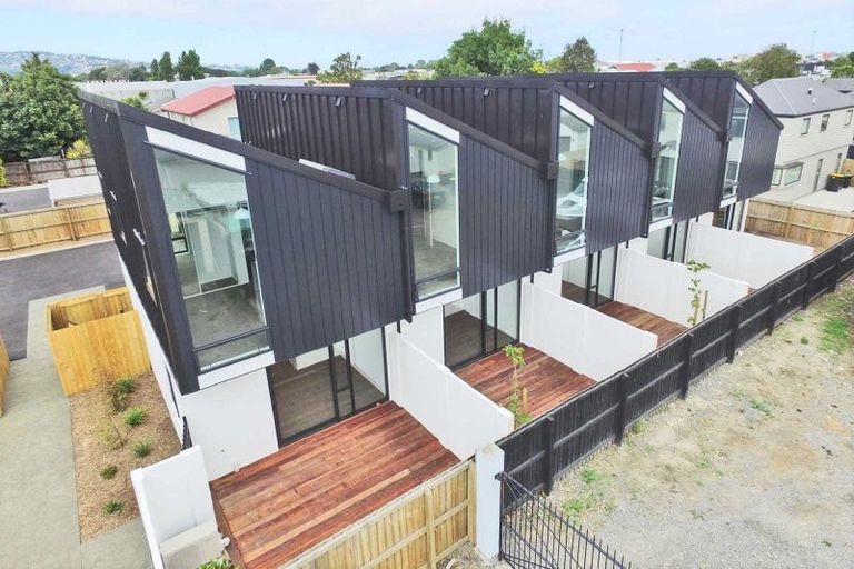 Photo of property in 3/61 Osborne Street, Waltham, Christchurch, 8011