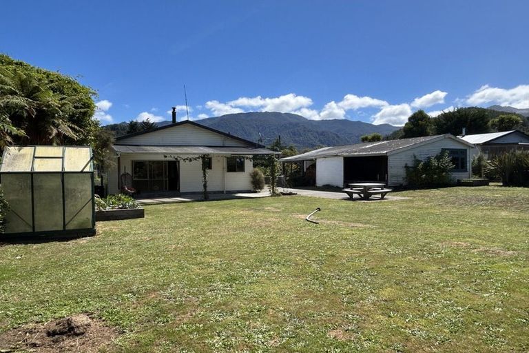 Photo of property in 33 Stafford Street, Blackball, 7804