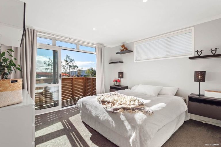 Photo of property in 22 Teal Way, Hobsonville, Auckland, 0616