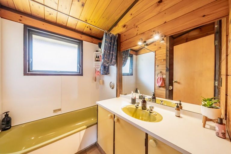 Photo of property in 174 Buckley Road, Southgate, Wellington, 6023