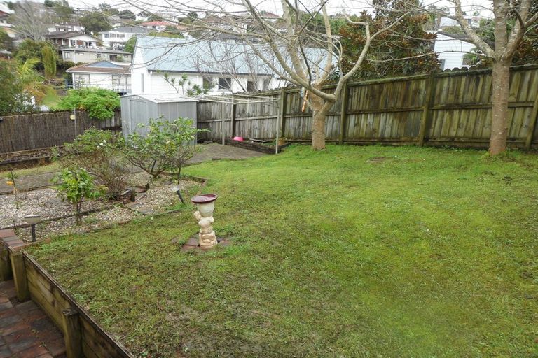 Photo of property in 8 Athena Drive, Totara Vale, Auckland, 0629