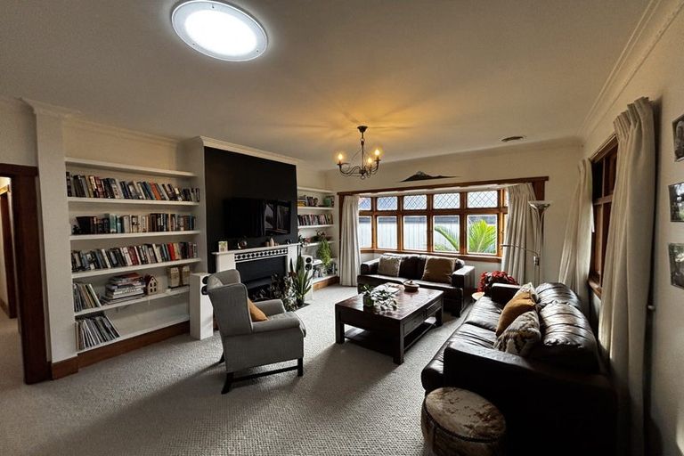 Photo of property in 22 Chilman Street, Strandon, New Plymouth, 4312