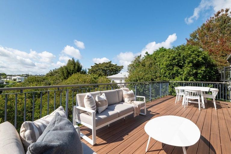 Photo of property in 1/20a Rawene Road, Birkenhead, Auckland, 0626