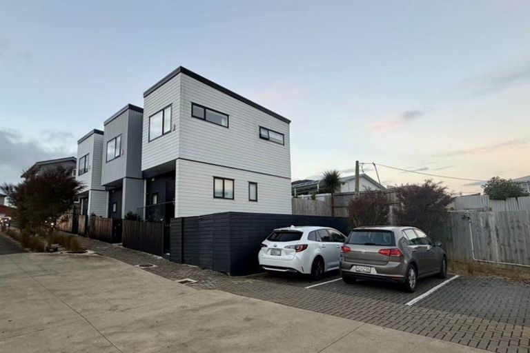 Photo of property in 2/26 Toru Street, Te Atatu Peninsula, Auckland, 0610