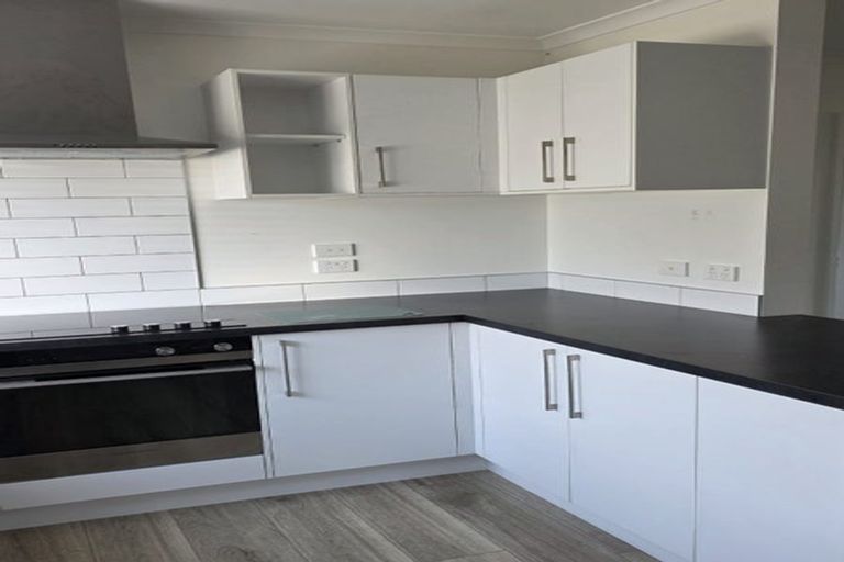 Photo of property in 115 Banks Street, Marfell, New Plymouth, 4310