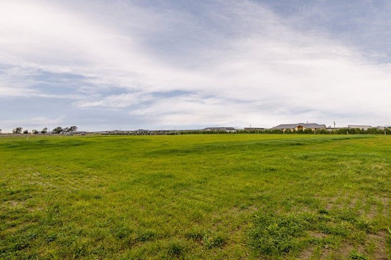 Photo of property in 7 Edgeworth Road, Glenfield, Auckland, 0629