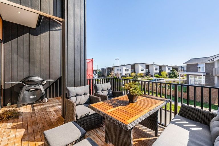 Photo of property in 87 Bomb Point Drive, Hobsonville, Auckland, 0616