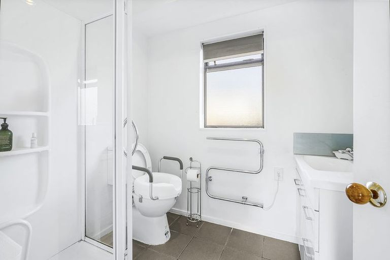 Photo of property in 5 Guernsey Place, Grandview Heights, Hamilton, 3200