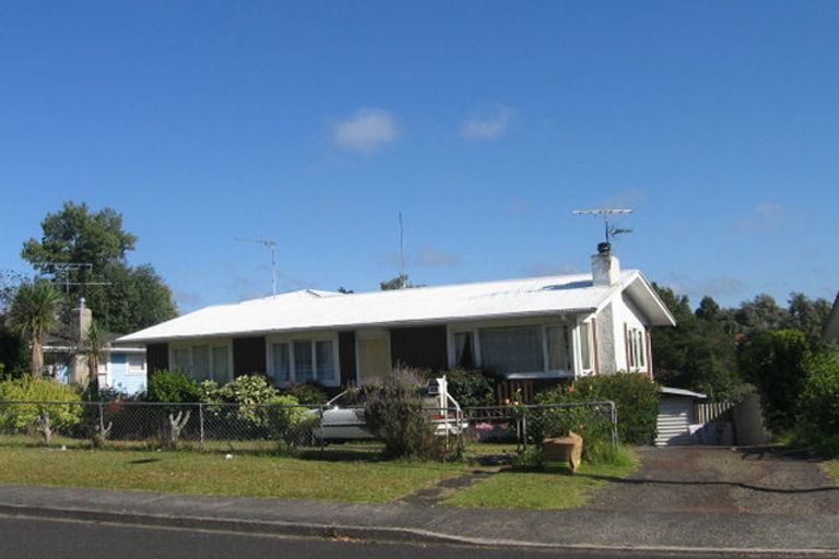 Photo of property in 36 Hatherlow Street, Glenfield, Auckland, 0629