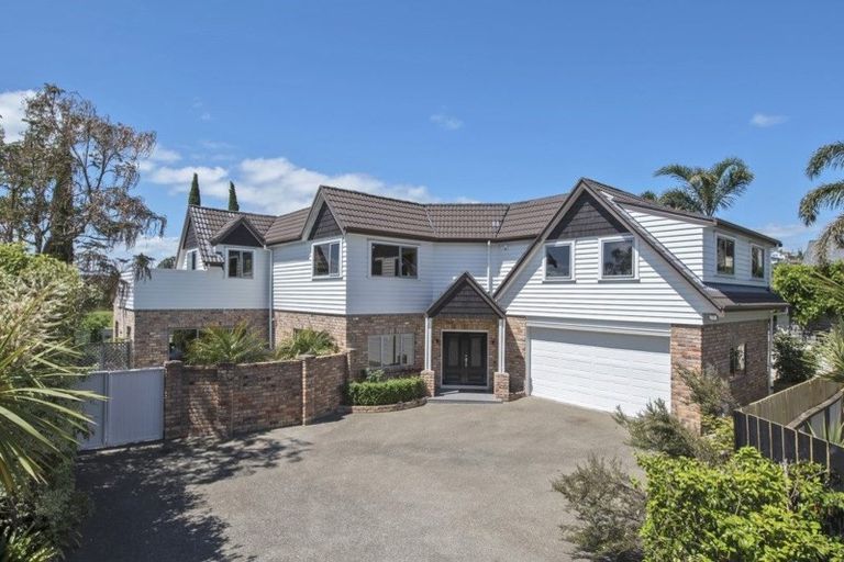 Photo of property in 16 Commodore Parry Road, Castor Bay, Auckland, 0620