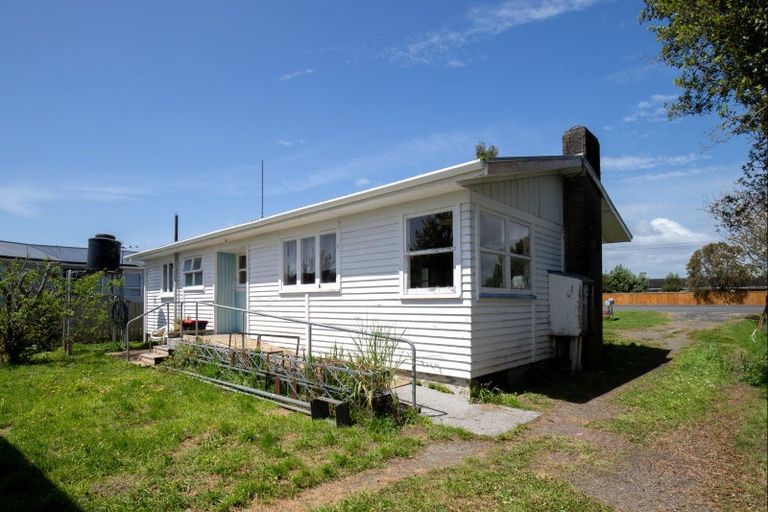 Photo of property in 17 Orchard East Road, Ngatea, 3503