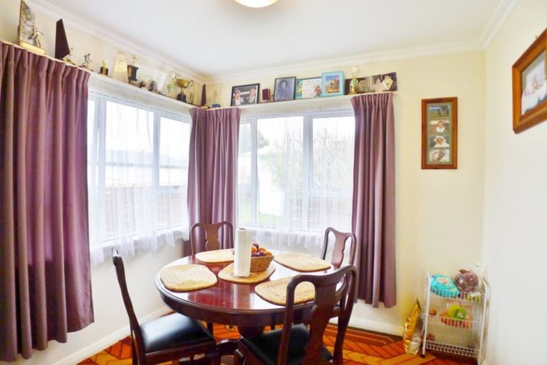 Photo of property in 17 Sturdee Road, Manurewa, Auckland, 2102