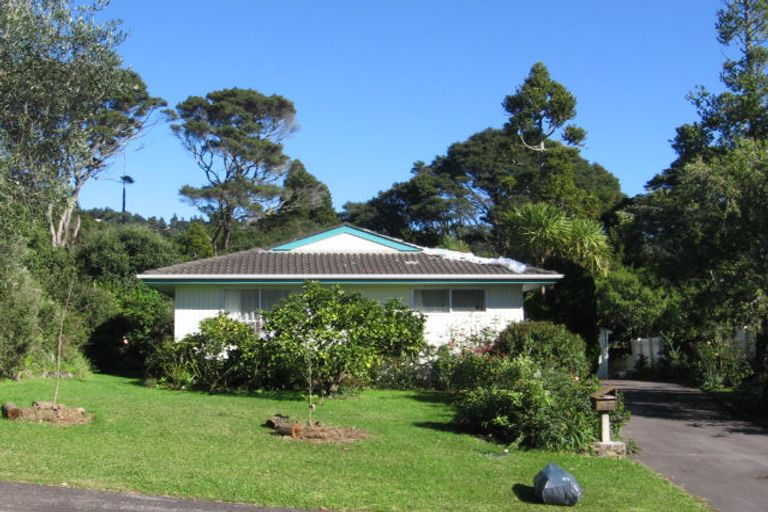 Photo of property in 47 Onedin Place, Titirangi, Auckland, 0604