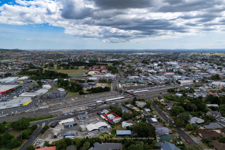 Photo of property in 2/46 Station Road, Pukekohe, 2120