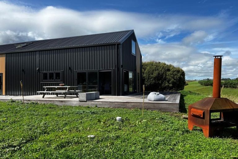 Photo of property in 49 Weld Rd Lwr, Tataraimaka, New Plymouth, 4374