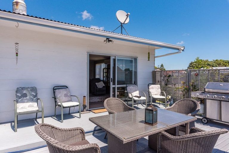 Photo of property in 4 Elder Grove, Paraparaumu, 5032