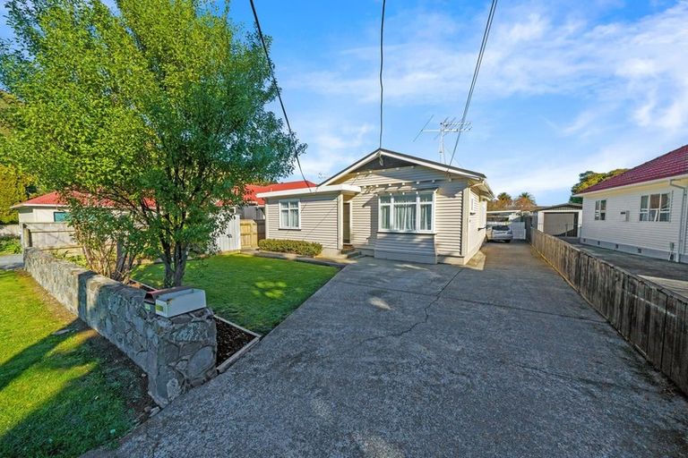 Photo of property in 59 Riverside Drive, Waiwhetu, Lower Hutt, 5010