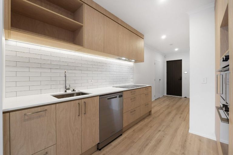 Photo of property in 32 Waka Moana Drive, Hobsonville, Auckland, 0616