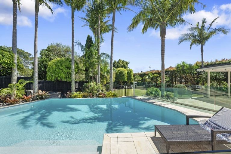 Photo of property in 12a Wainoni Heights, Greenhithe, Auckland, 0632