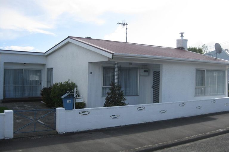 Photo of property in 14 Humphries Street, Greytown, 5712