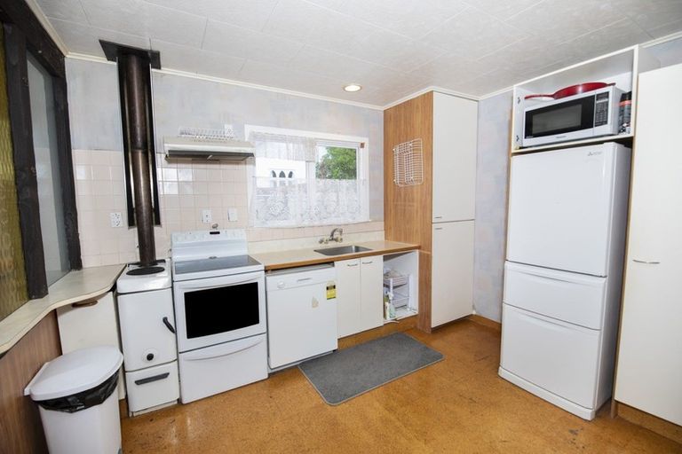 Photo of property in 3 Barton Avenue, Marewa, Napier, 4110