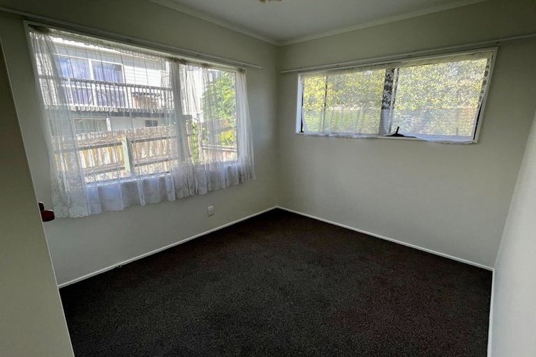 Photo of property in 2/107 Lake Road, Northcote, Auckland, 0627
