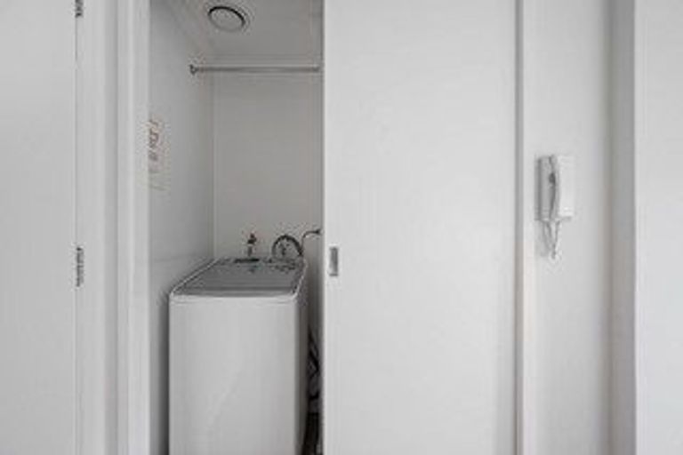 Photo of property in The Rennaissance, 6i/18 Ronwood Avenue, Manukau, Auckland, 2104