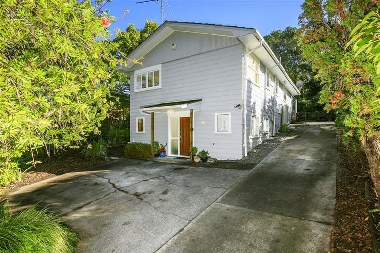 Photo of property in 28 Lavery Place, Sunnynook, Auckland, 0632