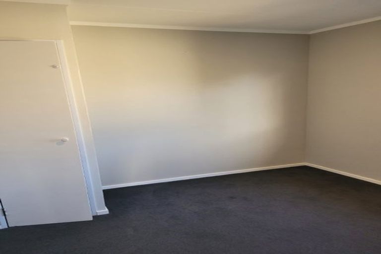 Photo of property in 2/112 View Road, Sunnyvale, Auckland, 0612