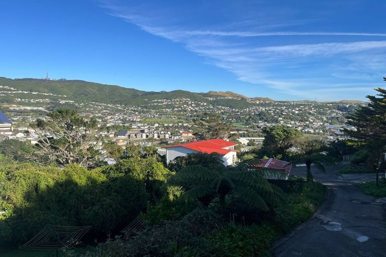 Photo of property in 2 Anzia Way, Johnsonville, Wellington, 6037