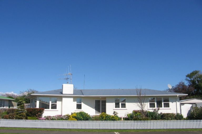 Photo of property in 16 Mark Perreau Place, Foxton, 4814