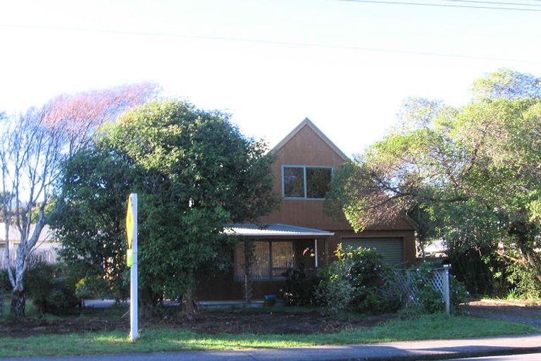 Photo of property in 2 Weggery Drive, Waikanae Beach, Waikanae, 5036