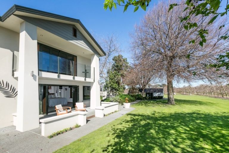 Photo of property in 32 Miller Road, Havelock North, 4130