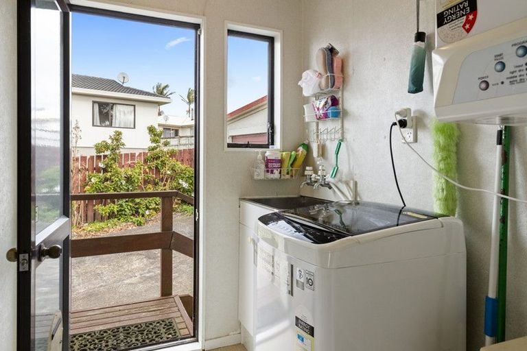 Photo of property in 69 Puriri Road, Pukekohe, 2120