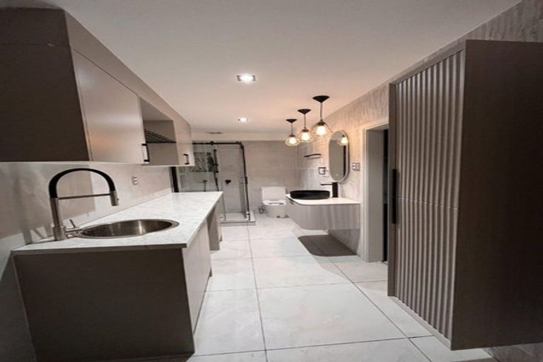 Photo of property in 1/16 Marriott Road, Pakuranga, Auckland, 2010