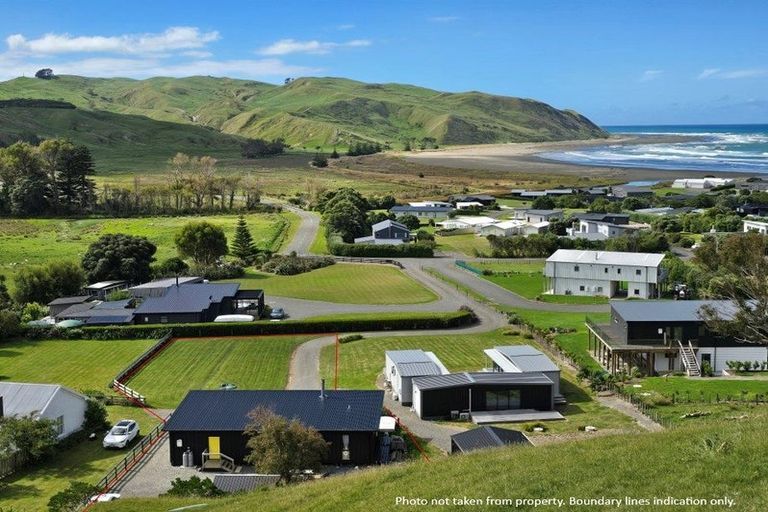 Photo of property in 4b Shoal Beach Road, Aramoana, Omakere, 4271