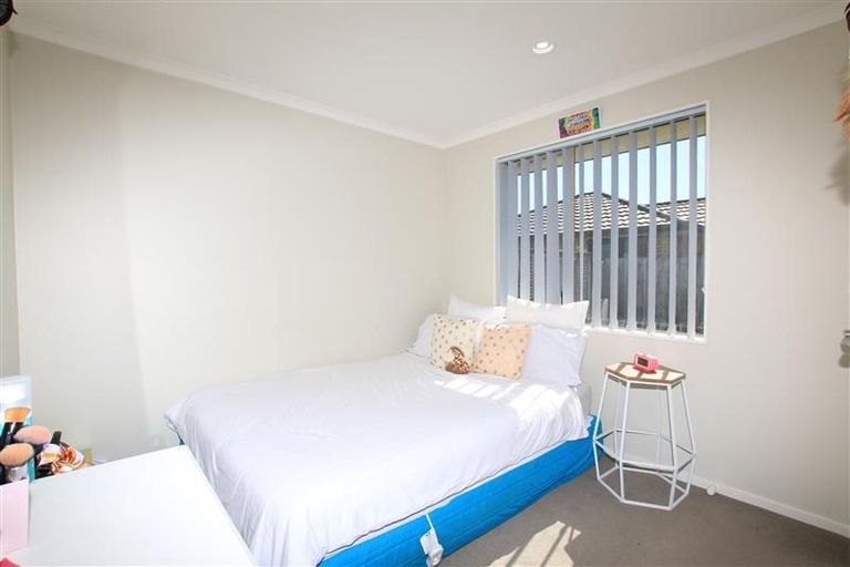 Photo of property in 46 Huntington Park Drive, Greenhithe, Auckland, 0632