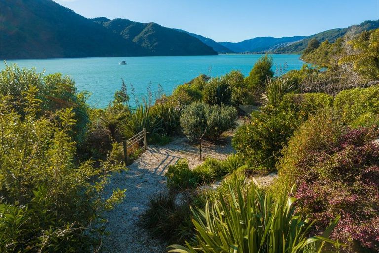 Photo of property in 2 Belvue Bay Road, Havelock, Picton, 7281