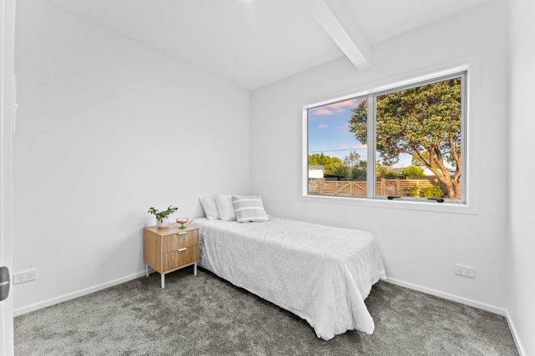 Photo of property in 23b Woodglen Road, Glen Eden, Auckland, 0602