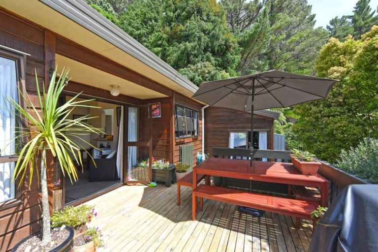 Photo of property in 92c Kamahi Street, Stokes Valley, Lower Hutt, 5019