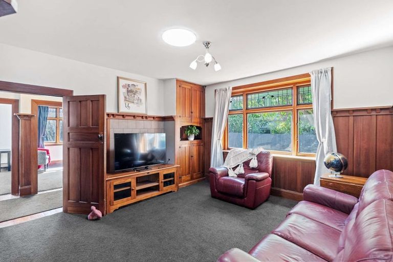 Photo of property in 130 Somerfield Street, Somerfield, Christchurch, 8024