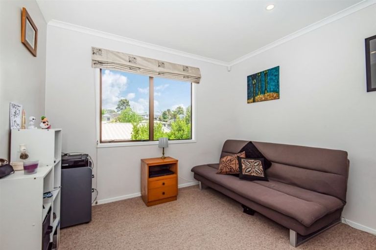 Photo of property in 4 Mona Vale, West Harbour, Auckland, 0618
